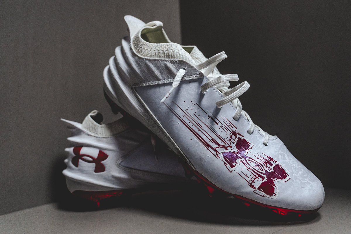 BadgerFootball's tweet photo. road unis ⚪️🔴 https://t.co/SniL99F673