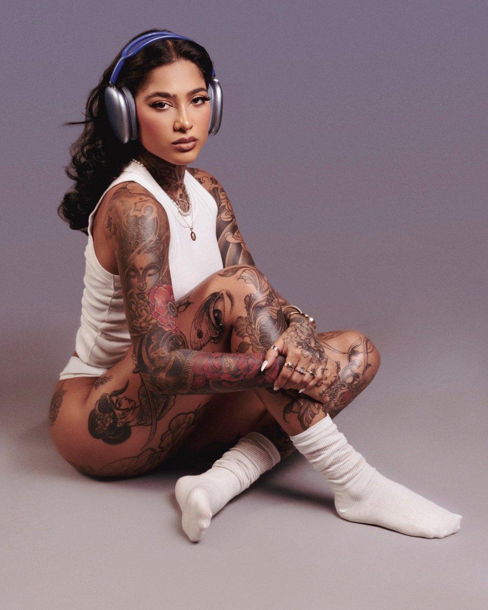 favgurrll's tweet photo. Your fav tattoo artist >>>> https://t.co/BGNO88RA9f