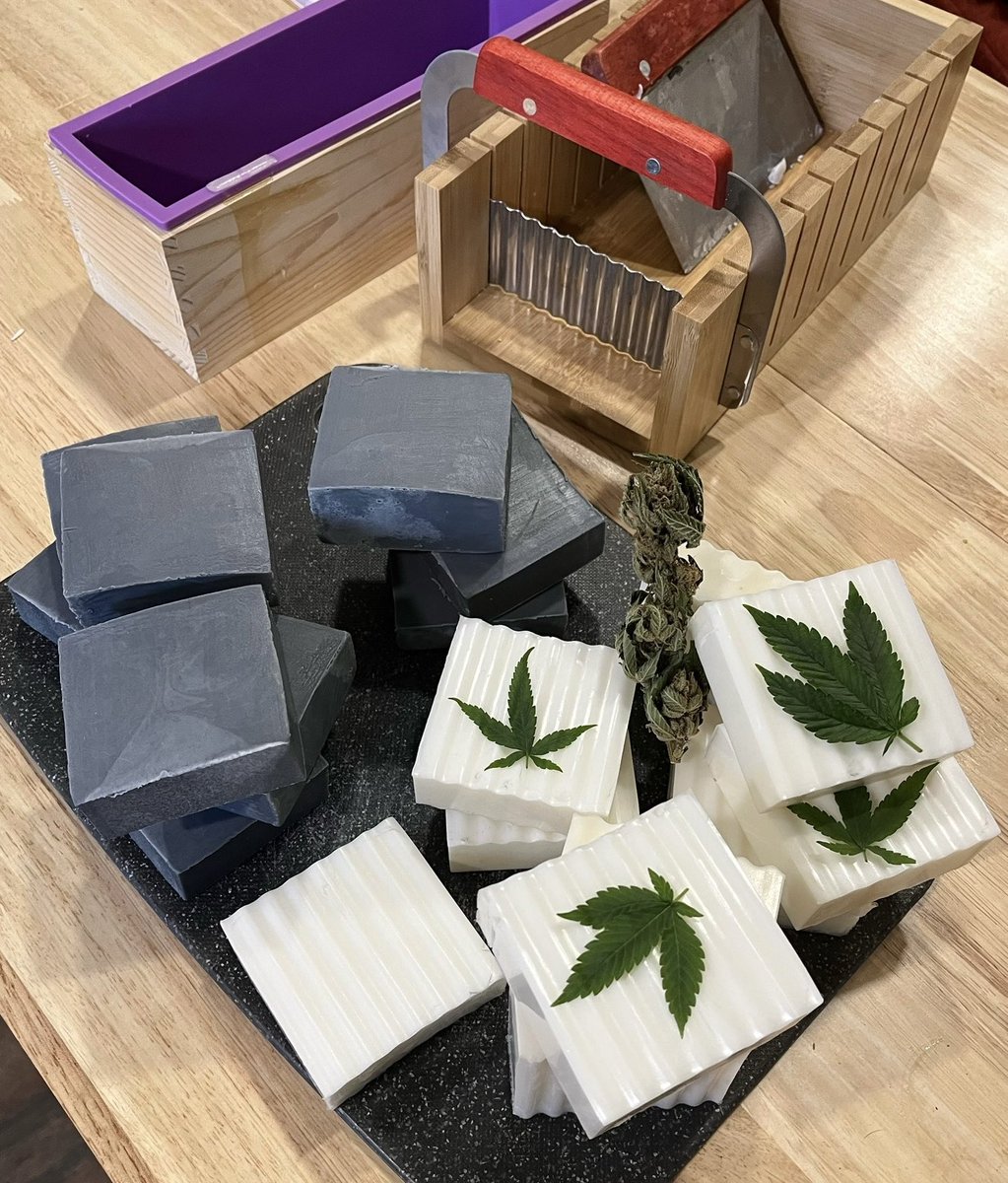 Time for a giveaway. Hoodie season is coming so I’ll pick 2 winners to hook up when we hit 3k Filthy Fellow Fuckers. I’ll drop 🫵 a hoodie 2 keep warm and some canna soap 2 wash dat ass. 
RT and tag a couple friends to enter. 

Good luck fuckers!!