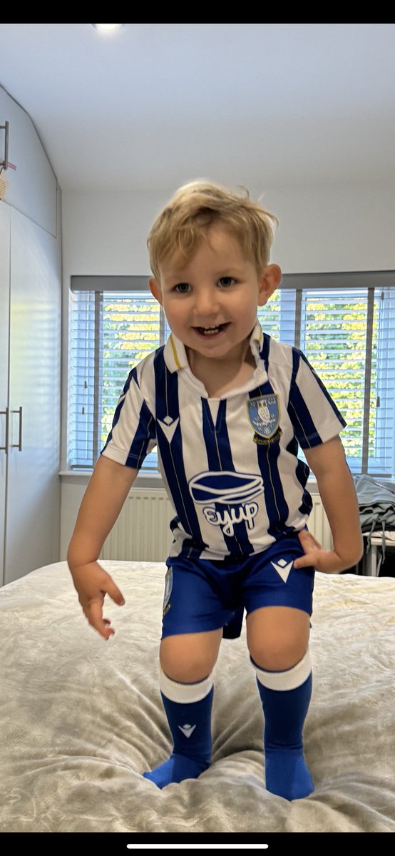 Big thanks to my old mukka <a href="/markdanielboyce/">Mark Boyce</a> and <a href="/JPProFootball/">JP Pro FC</a> for JJ’s first coaching experience today, he absolutely loved it, highly recommend, the journey begins 🦉 ⚽️⚽️⚽️