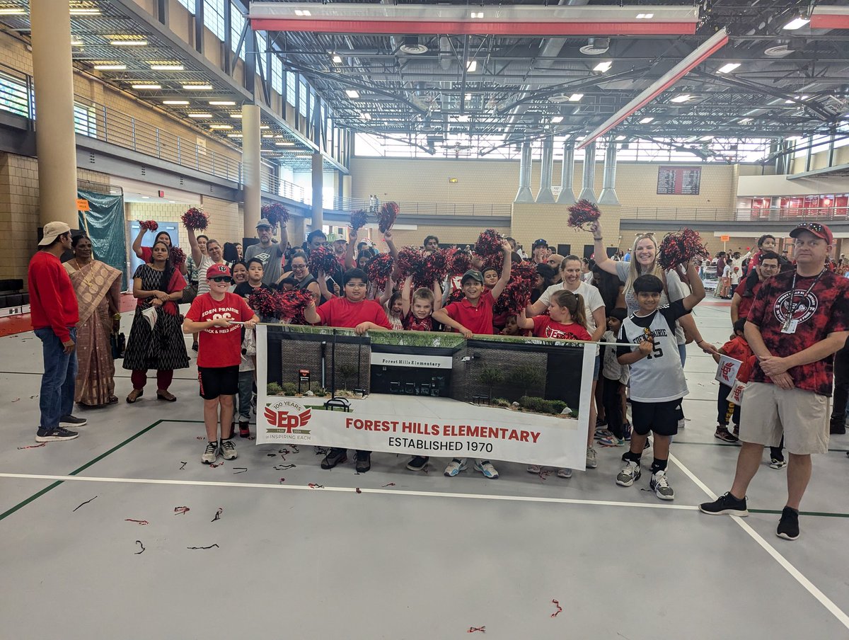 EPEaglesFH's tweet photo. We LOVE a Parade! https://t.co/uOGNBe3nj2