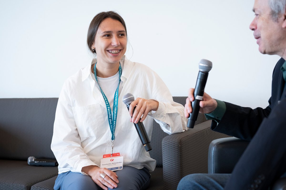 Following our coffee break, Anastasiia Mykolenko Explored the Polish-Ukrainian border as a key site for displaced Ukrainians, revealing how humanitarian infrastructure has shaped migratory paths. #Danyliw24 <a href="/uOttawaFSS/">Social Sciences Sociales</a> <a href="/ProvencherPhoto/">Melanie Provencher</a>