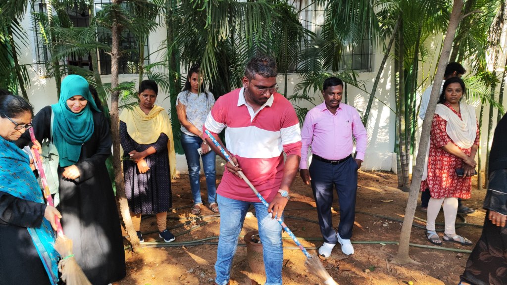 In line with the national campaign "Swachhata Hi Seva 2024",  Swachhata Hi Seva Rally and a Cleaning Activity was organized at LSC-25231, Dr. MGR Janaki College of Arts &amp; Science for Women, Chennai under IGNOU RC Chennai