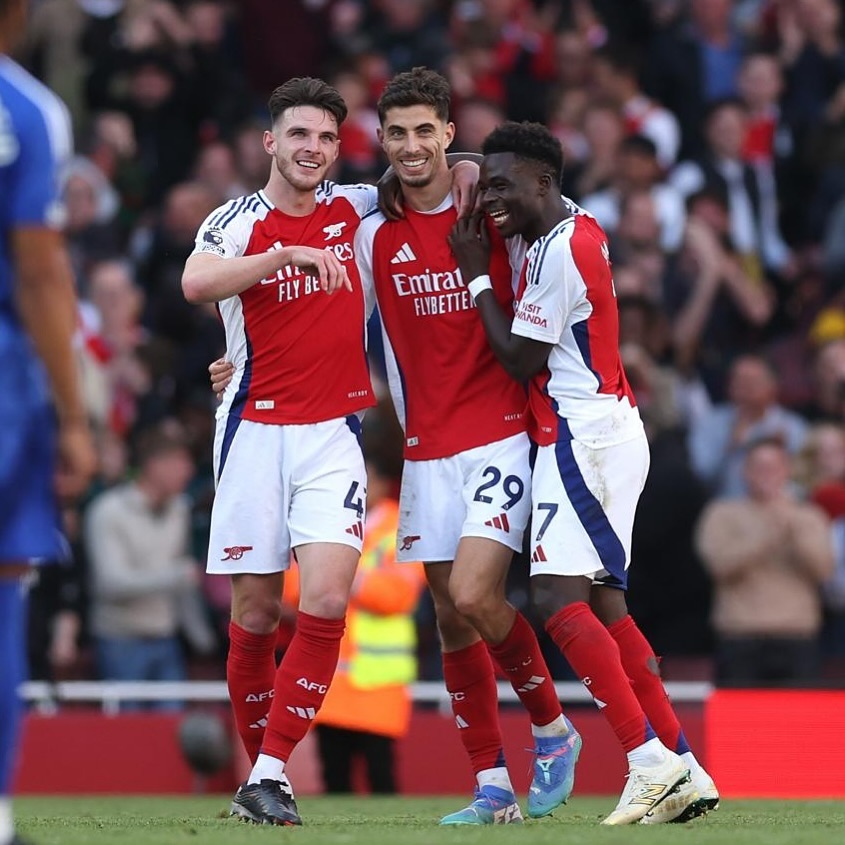 𝙈𝘼𝙍𝙏𝙄𝙉 Ø𝘿𝙀𝙂𝘼𝘼𝙍𝘿. tweet media