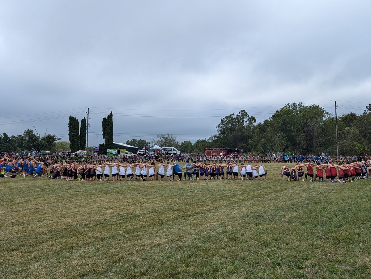 abtiming's tweet image. Running is a community. Had a runner in the girls race go down. As the EMTs went back to help, the boys waiting at the start line formed a prayer circle.
