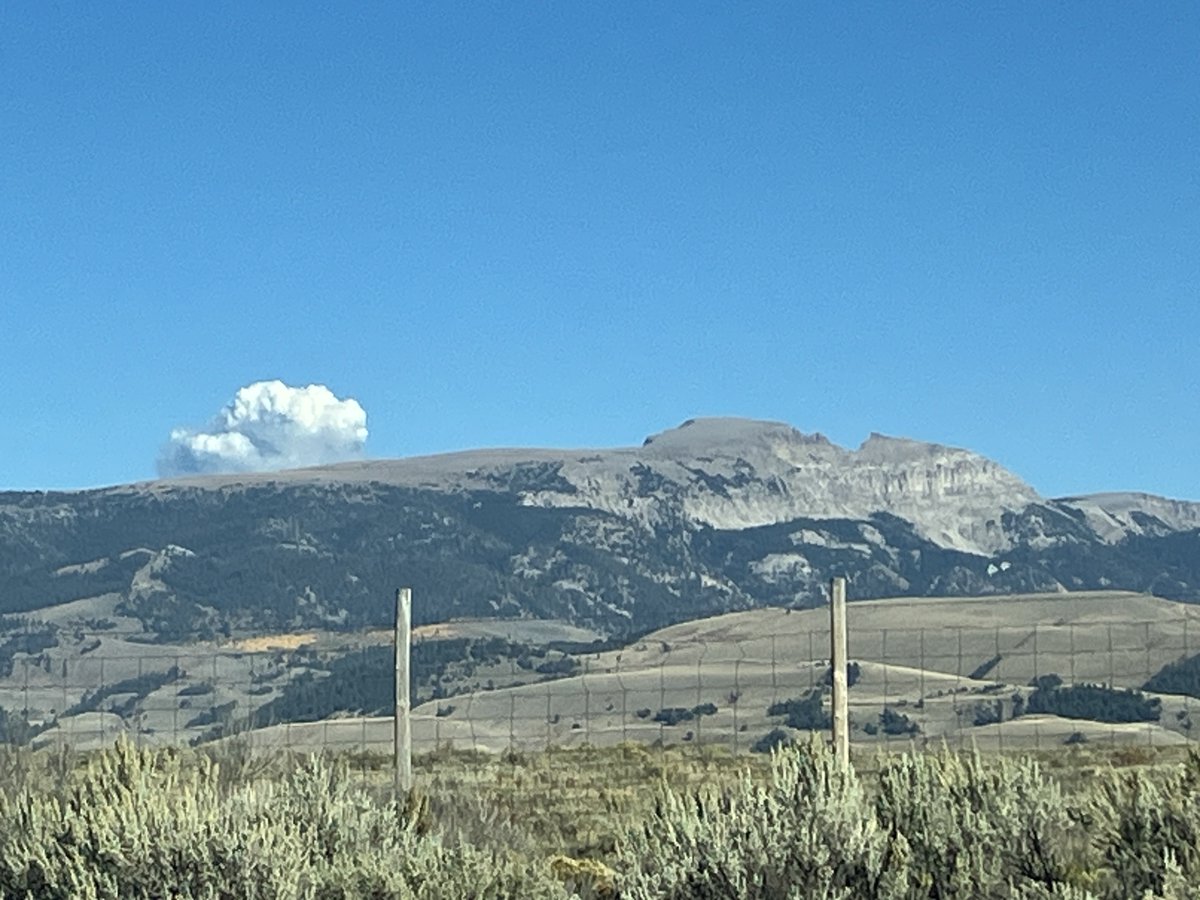 BridgerTetonNF's tweet image. Smoke expected from #FishCreek and #PackTrail Fires through the weekend. Please do not report. fs.usda.gov/detail/btnf/ne… #BTNF