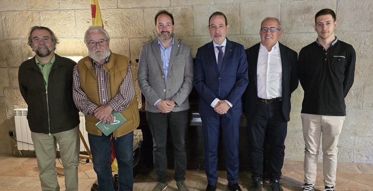 Interessant reunió a Riner amb l’Alcalde Joan Solà, president d l’Associació d <a href="/Micropobles/">Micropobles</a> d Catalunya. Els he fet saber q ahir vaig traslladar Ministre d Justícia, Sr. Bolaños, la posició del <a href="/govern/">Govern de Catalunya</a> a favor d mantenir els Jutges d Pau, peça clau per a la convivència als pobles