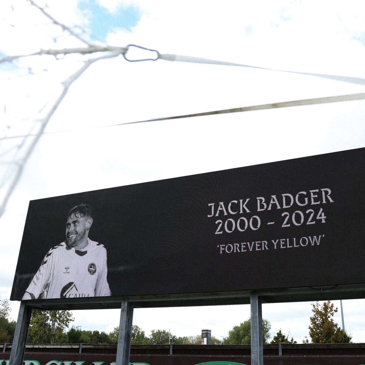 Forever Yellow 💛

Once again, in honour of Jack Badger, we ask you to join us in a minute's applause during the 24th minute of today's game.

Always United!