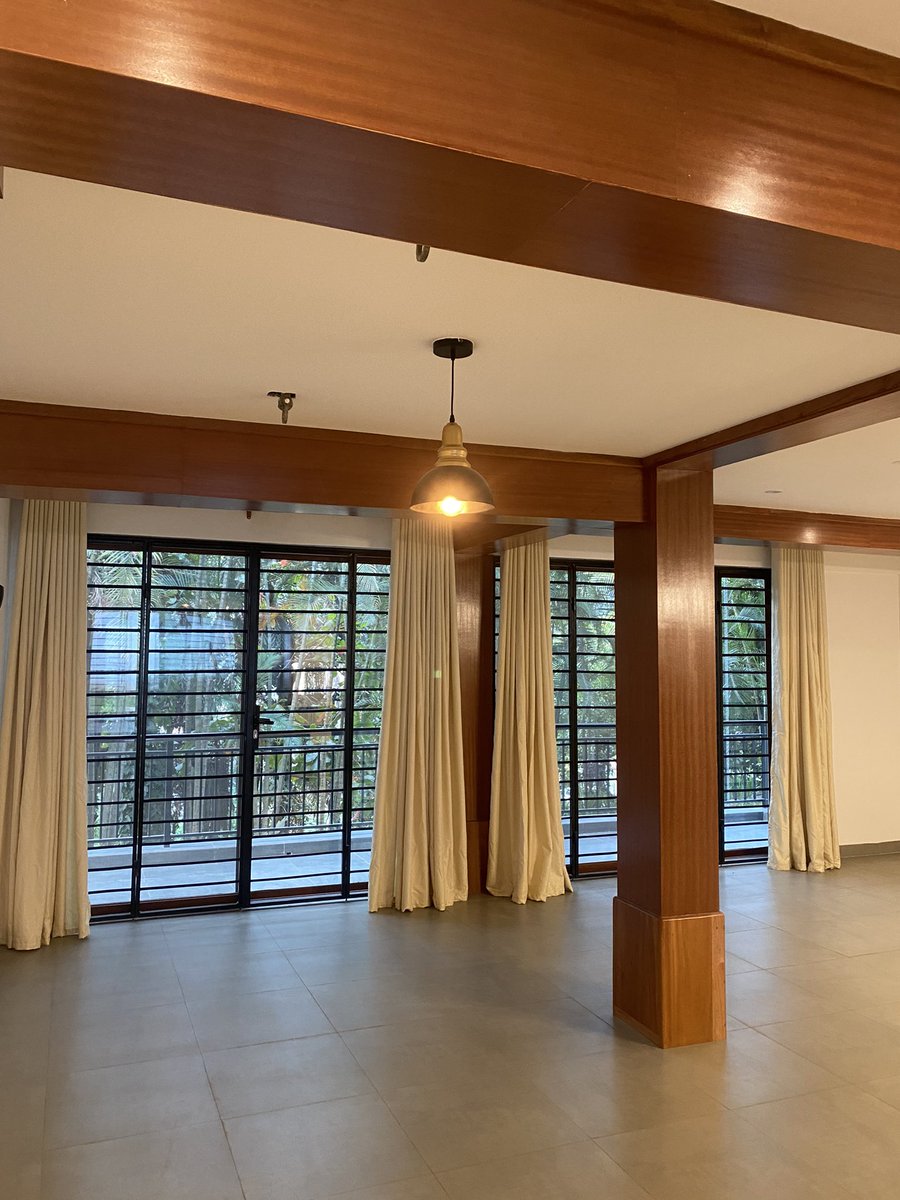 uganda53328's tweet photo. Step into a world of modern sophistication with this beautifully designed home, nestled in a tranquil neighborhood. Featuring clean lines, expansive windows that invite natural light. Every detail of this residence reflects elegance and contemporary living! https://t.co/n4e6JO9nVD