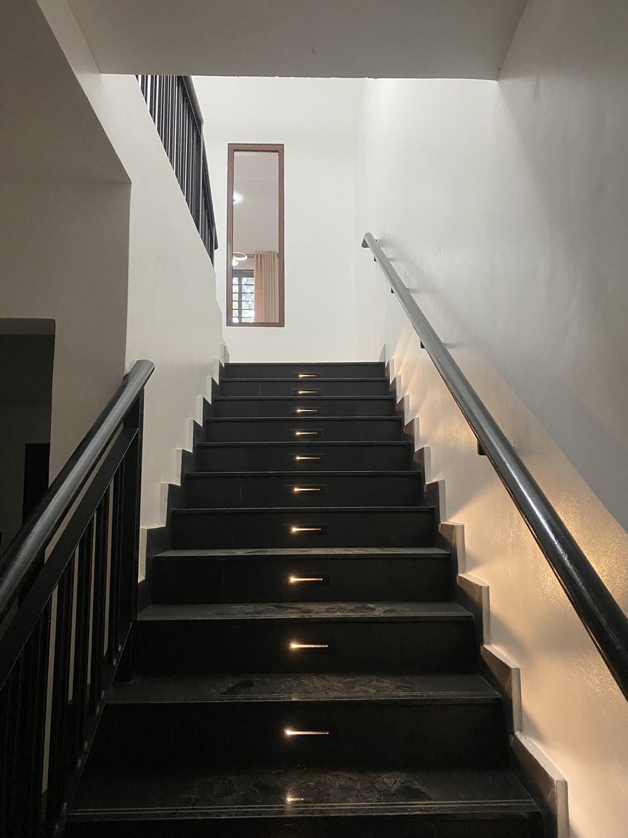 uganda53328's tweet photo. Step into a world of modern sophistication with this beautifully designed home, nestled in a tranquil neighborhood. Featuring clean lines, expansive windows that invite natural light. Every detail of this residence reflects elegance and contemporary living! https://t.co/n4e6JO9nVD