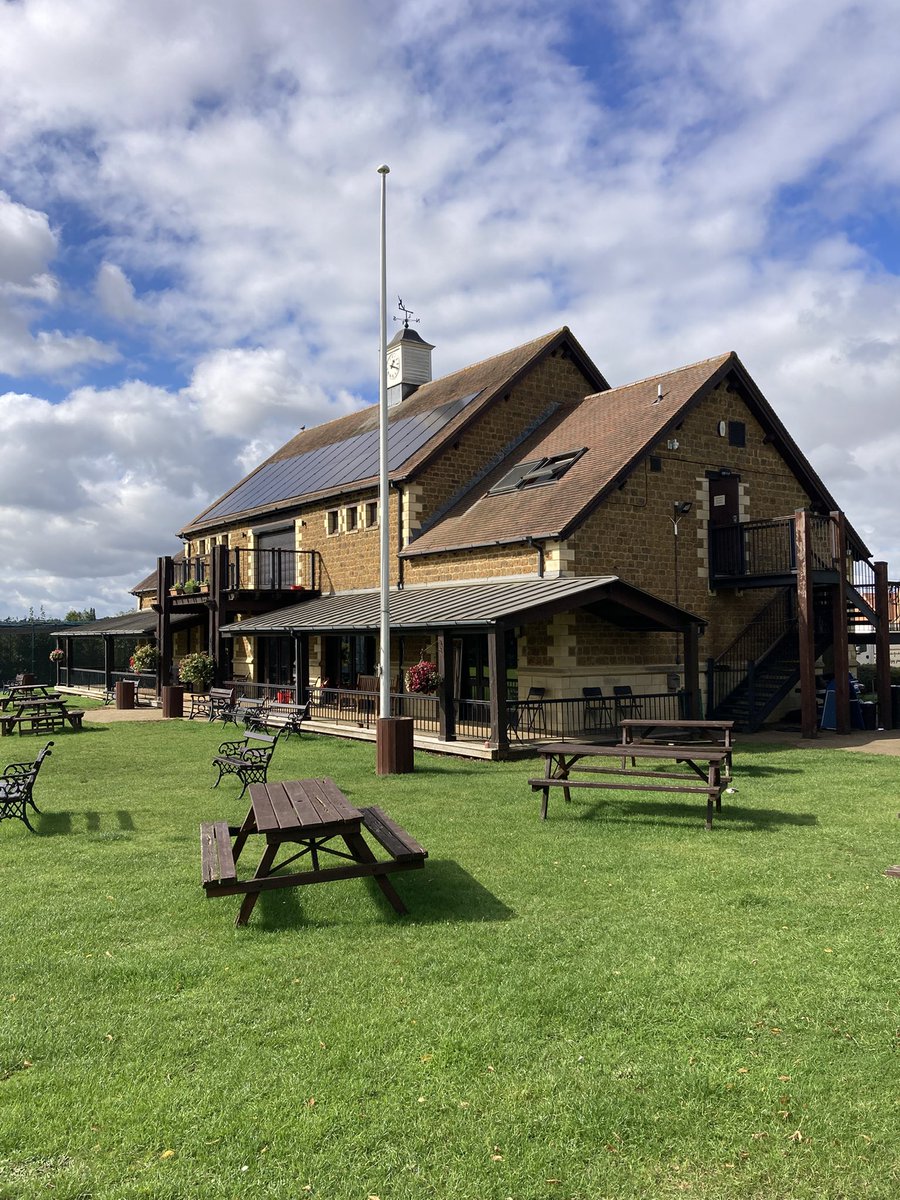 Great morning with some enthusiastic Club Safeguarding Officers at <a href="/RealBanburyCC/">Banbury Cricket Club</a> this morning. Safe Hands delivered to <a href="/Oxoncb/">Oxfordshire Cricket</a> clubs