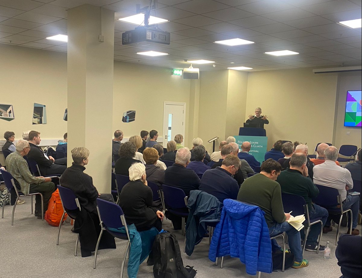 IrishResearch's tweet image. "Commercial banking in a partitioned Ireland" - Another fascinating presentation at @HistFest courtesy of @EoinDrea ! #HistFest24