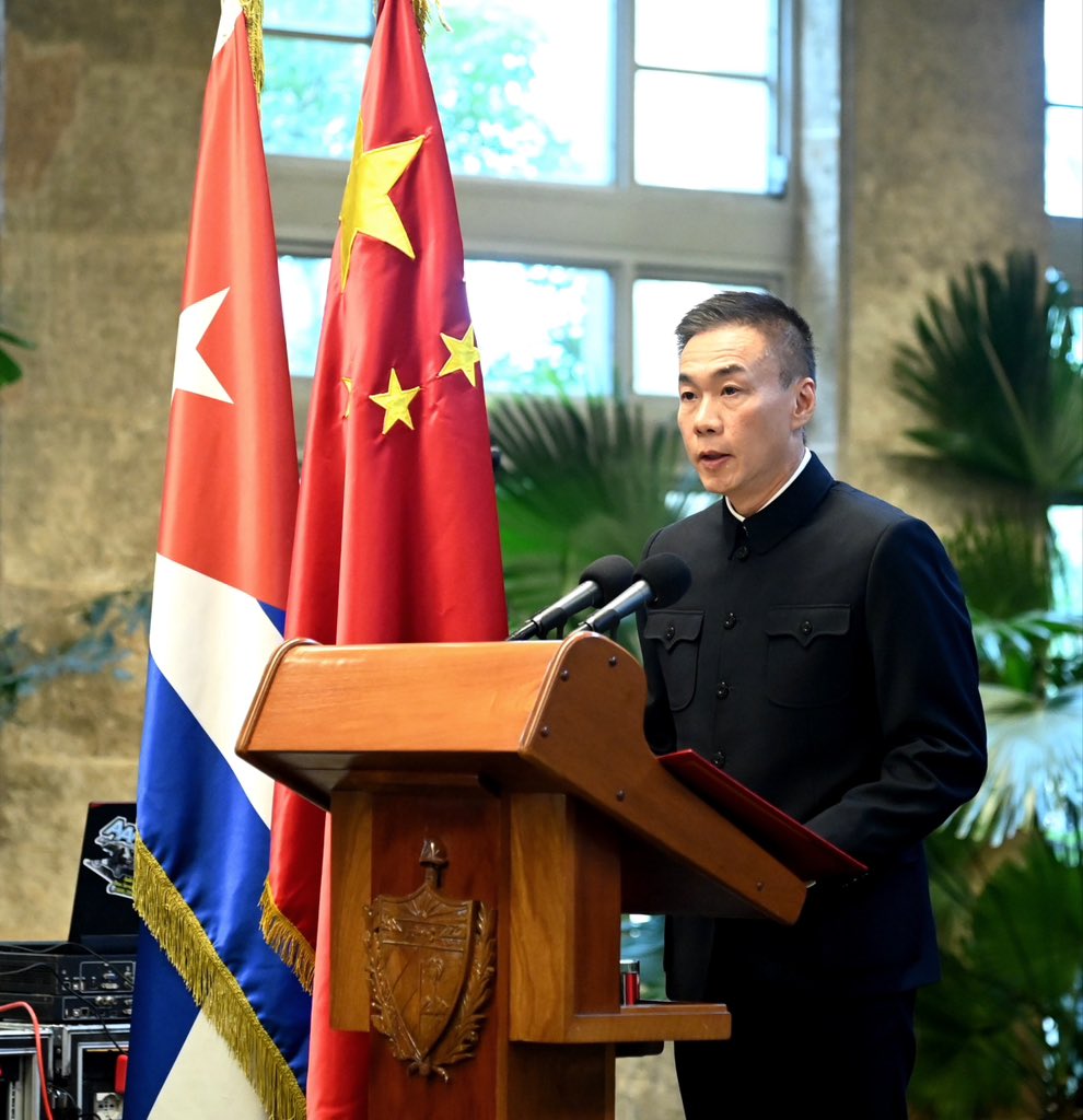 DiazCanelB's tweet photo. A pocos días del 1/10, cuando la República Popular China arriba a 75 años de fundada, conmemoramos el aniversario de ese suceso que cambió la historia. Al Partido, Gobierno y pueblo chinos ratificamos la invariable voluntad de seguir profundizando el diálogo y la cooperación. https://t.co/cFwblVZRKg