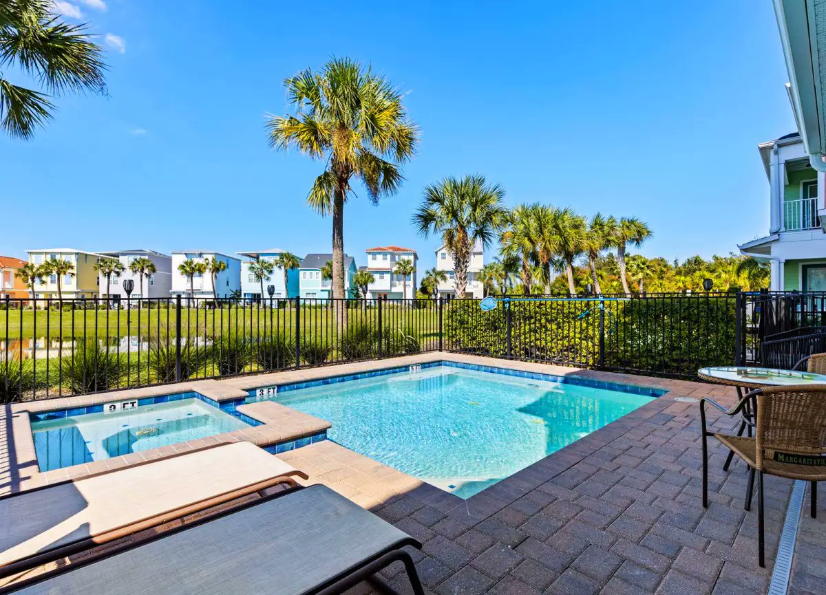 VacationMRO7981's tweet photo. #morningcoffee Don't miss out on these unforgettable views! Prime dates still available before the end of the year at this 3-bed, 3.5 bath luxury cottage at Margaritaville Resort Orlando. It's always 5 o'clock here! https://t.co/YKxSLN0OFr