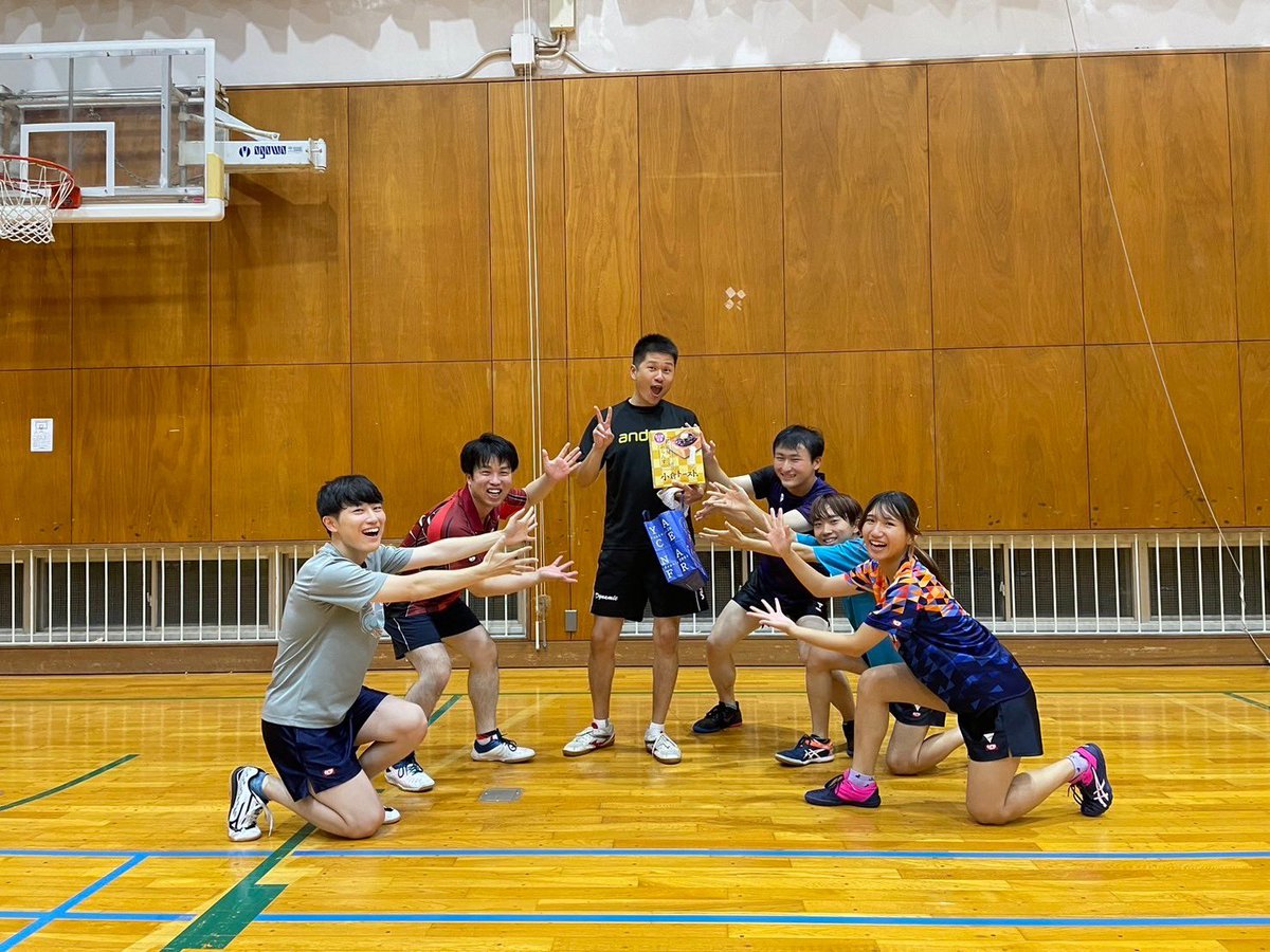 MieuTTC's tweet photo. * OB戦

本日、9/28に三重大学のOB戦が行われました！
卓球以外の話も沢山することが出来て楽しかったです(*^^*)
OBのみなさん、いつも応援ありがとうございます🙇🏻‍♀️
寄付金も頂き、本当にありがとうございました！
今後も練習頑張りますのでまた冬のOB戦であえること会えることを楽しみにしています！ https://t.co/RsqIYNSUfr