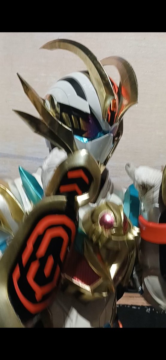 daichanjane_yo's tweet photo. ガッチャードファイナルステージ。後日談として楽しかった！レジェンド(カグヤ様)登場シーンは、自分も含めて会場が一番盛り上がってたな。ハイタッチしたお気に入りライダーと買ったもの。 https://t.co/tRqd4jWT7v