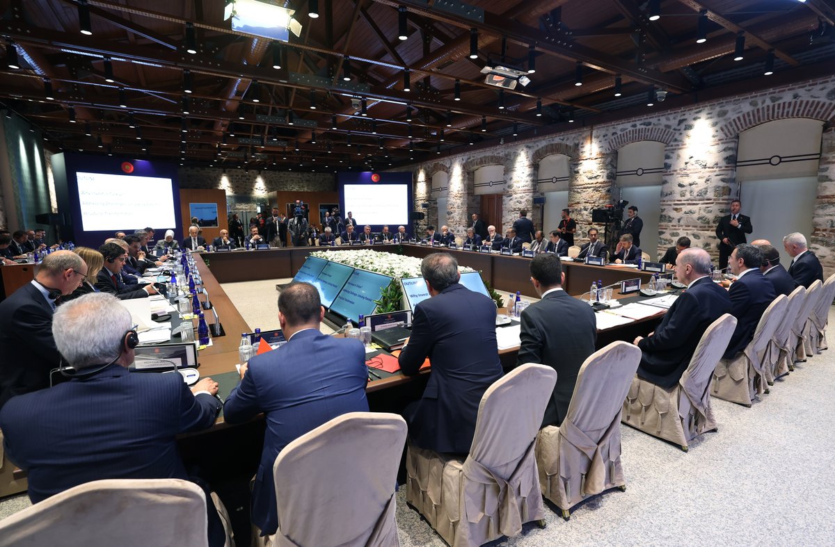 Uluslararası iş dünyasının görüş ve önerilerini almak amacıyla 2004 yılında oluşturduğumuz Yatırım Danışma Konseyinin 10’uncu toplantısını bugün İstanbul’da gerçekleştirdik.

Türkiye Yüzyılı’nı aynı zamanda Yatırımın Yüzyılı yapmaya kararlıyız.