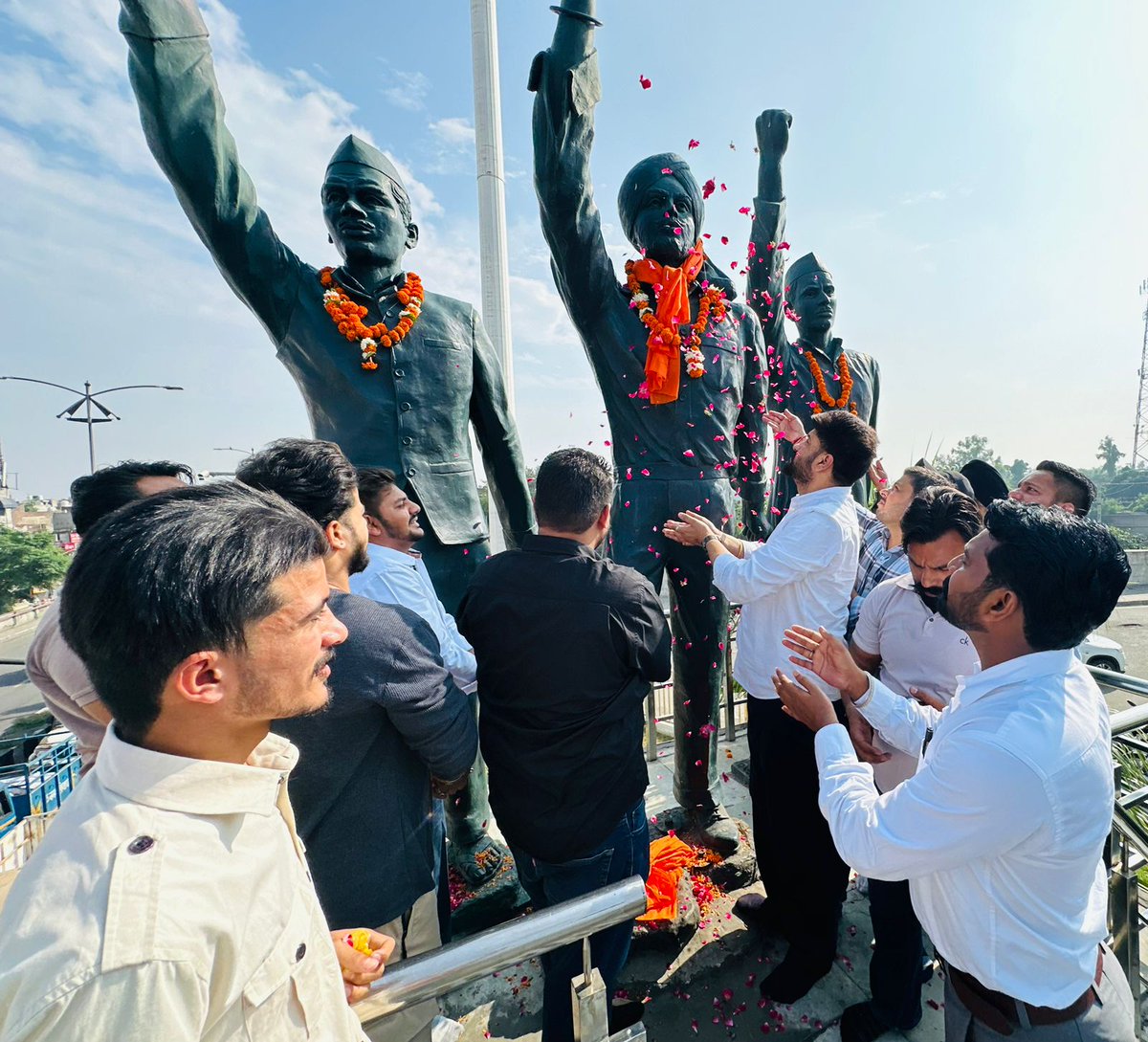 ADV_RAHUL_PUHAL's tweet photo. 🙏🙏शहीदए आजम भगत सिंह जी के जन्म दिवस पर शहीदों कोसत सत प्रणाम 🙏🙏 https://t.co/CaUPEOS28w