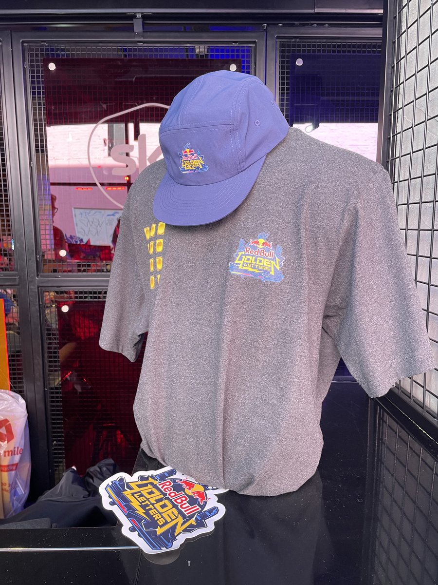 Swipe Right tweet media