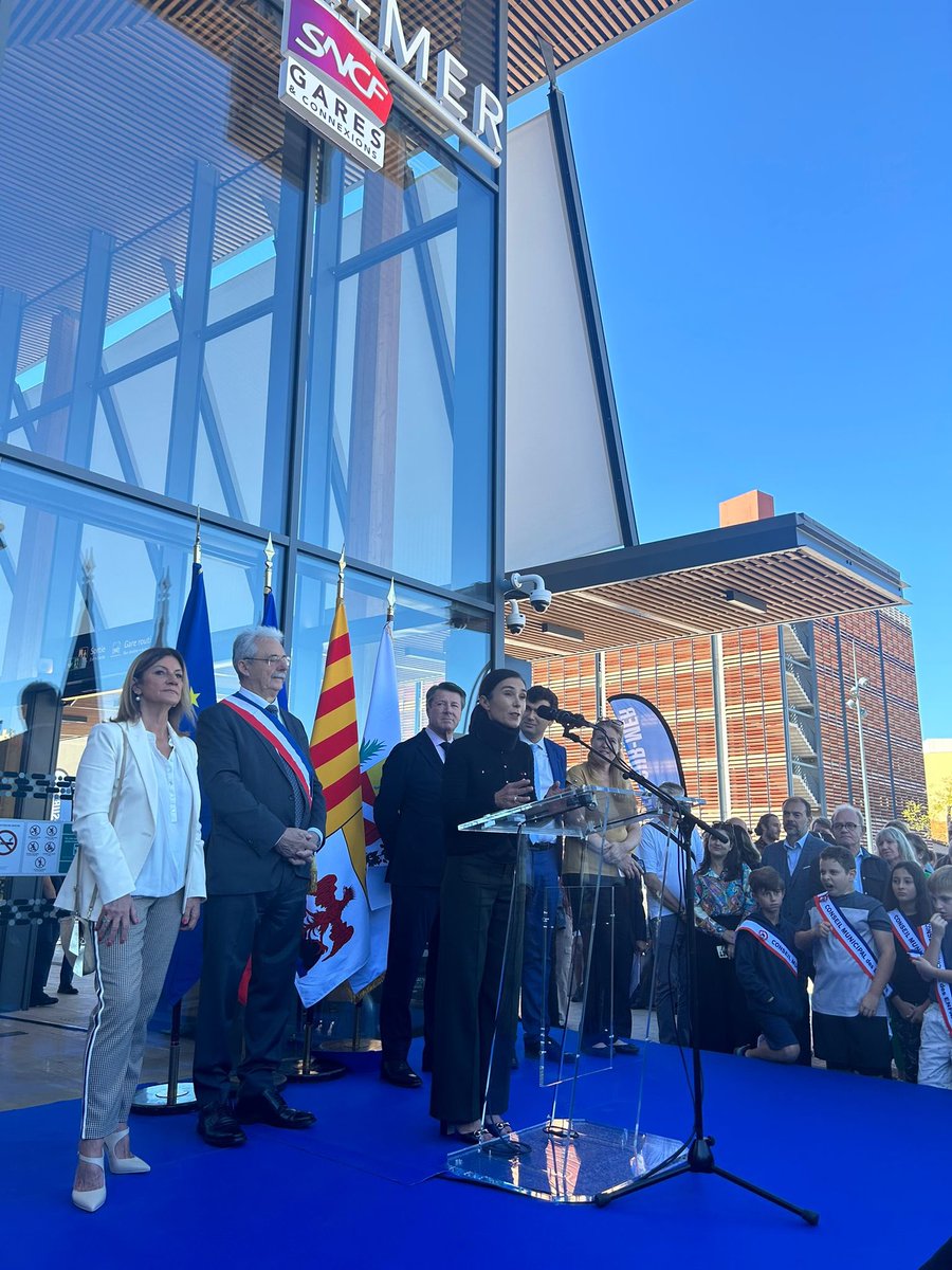 Marlene_Dolveck's tweet photo. Nouvelle gare à @VilledeCagnes ! Inaugurée en présence de @LouisNegreCSM et @cestrosi, ce projet audacieux redéfinit la mobilité dans la région
➕moderne et accueillant, ce hub multimodal est conçu pour accompagner le doublement du trafic d’ici 2035 https://t.co/mNHLGqDlBL