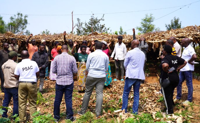 RwandAgriExport's tweet photo. The @IFAD mission team has concluded a 3-day field visit assessing the #PSAC Project's implementation across districts. Engaging with district officials and beneficiaries about the state of affairs, challenges, and innovative approaches has been the focus of these visits. https://t.co/3SebX93hWy