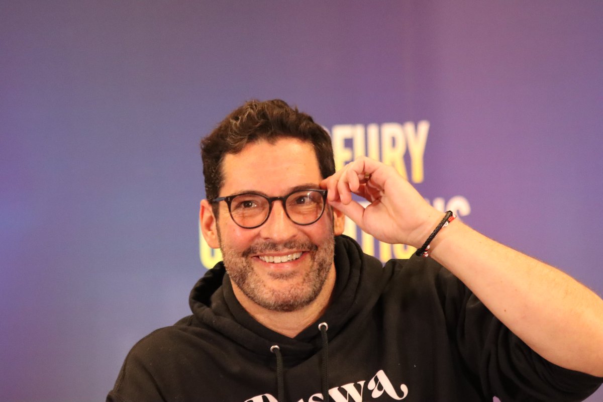 Day 1 Tom panel  pt 1/? - #TomEllis #Lucifer #CrossRoads9