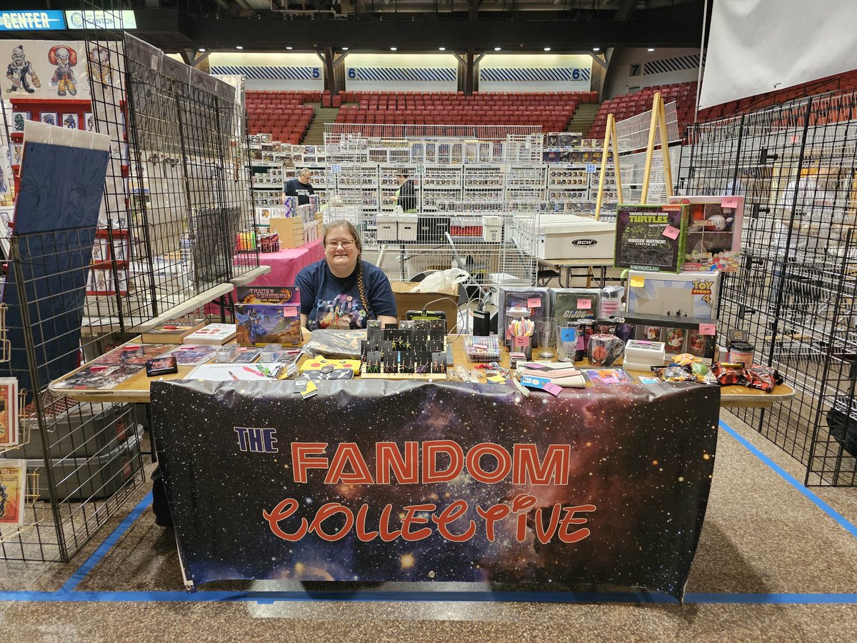 TheFandomColle3's tweet photo. We're all set-up and ready to go at #@halloffamecitycomiccon! Stop by and see us if you are in the area! https://t.co/rpZSDCDH9N