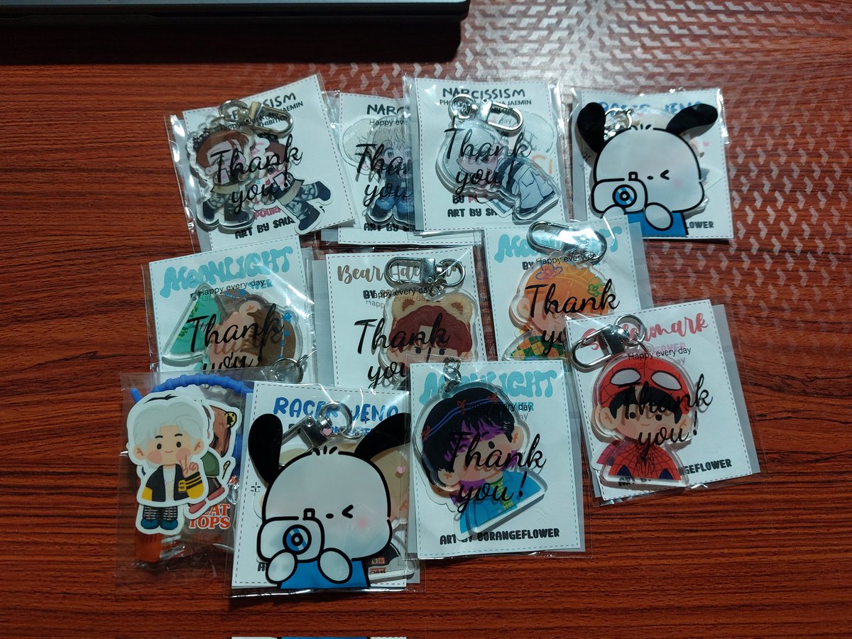 grassfieldcart's tweet photo. an abundance of keyrings, they finally arrived, i love the stickers too, thank u @pourmeover ang cute nilaa!!:>
#keithankU https://t.co/8IgvVyWtnl