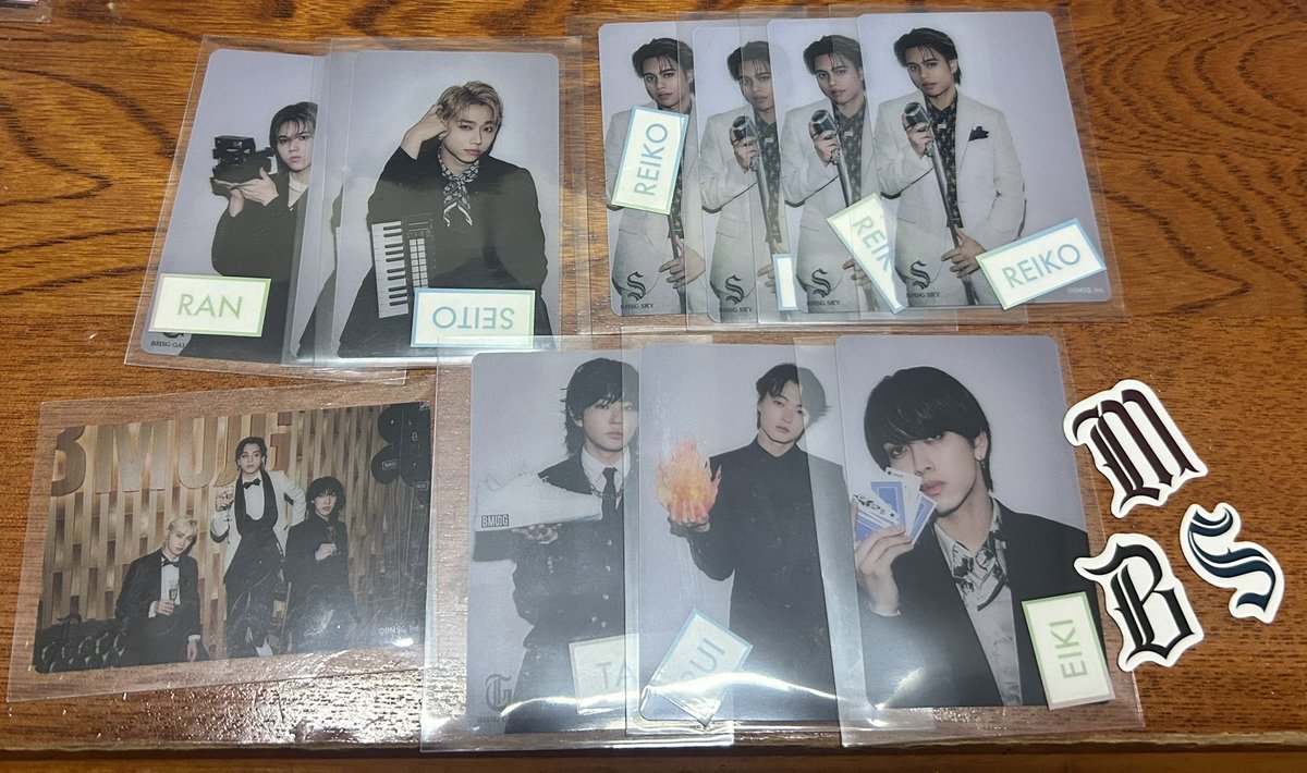 c___trb's tweet photo. グッズ整理のため買取又は交換お願いします🙇　🆕

譲)) 写真のもの（枚数はALT参照）

求))買取💸
　　フェスくじ（マナト・ナオヤ）
　　クリカ（レオ）

▷郵送希望です📮

お気軽にお声掛けください😁🩵

#BMSG交換 #BEFIRST交換 #MAZZEL交換 https://t.co/yTg4zeaF2b
