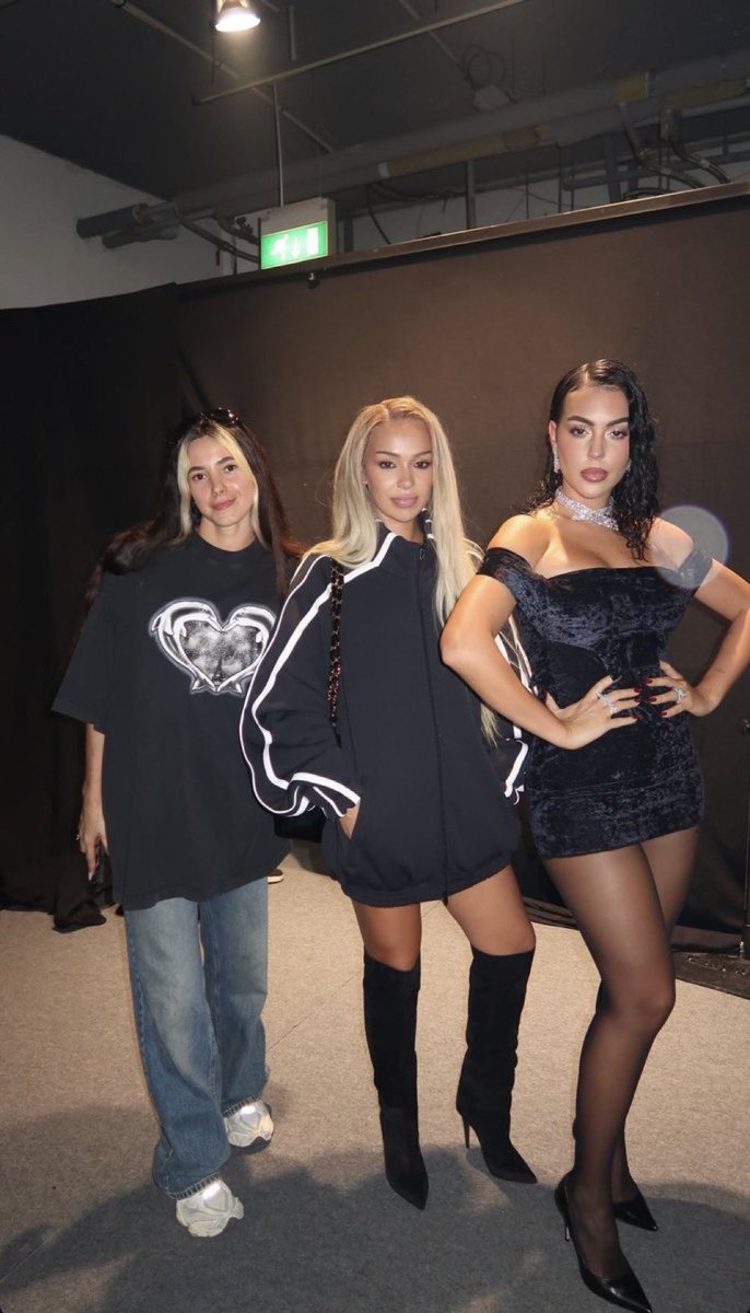 i’m the only one serving cunt here 😭😭 i’m so embarrassed