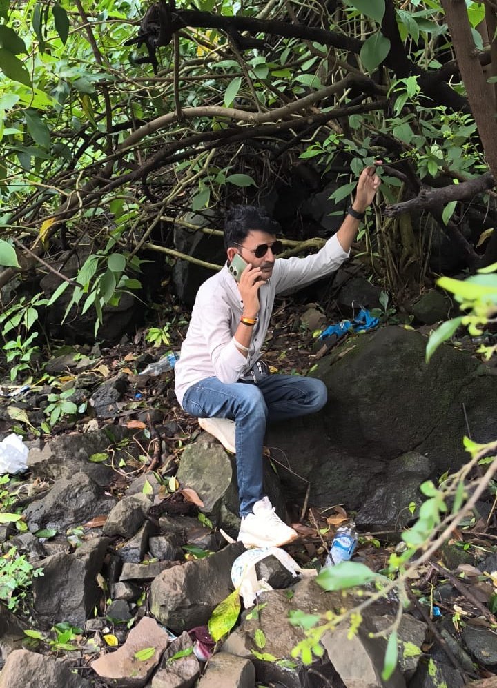 शिद्दत से कोई भूल तो कीजिये साहब 
पूरी दुनिया जज बन जाएगी...
हरी ॐ