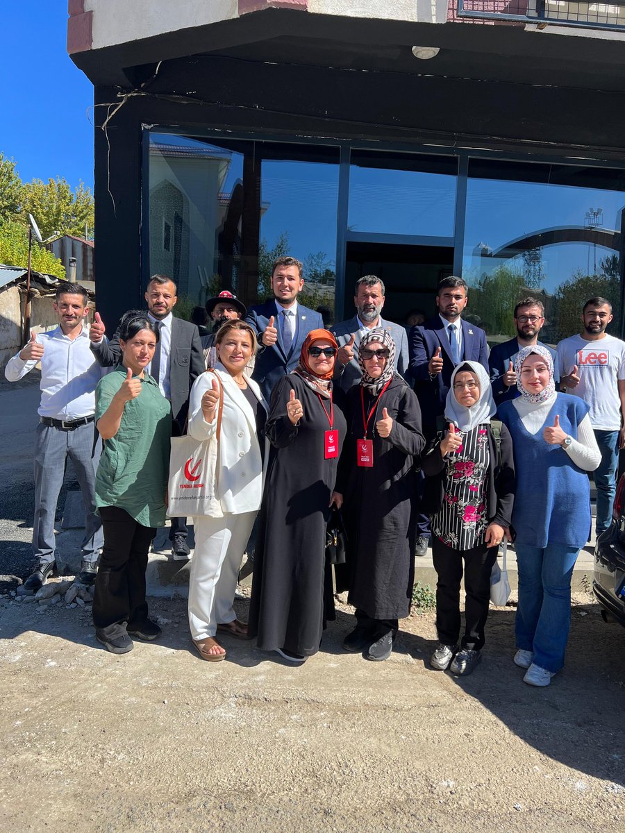 guler_s16's tweet photo. Kahramanmaraş hamle programı kapsamında gençlik kollarimizla birlikte çalışmamızda.
#kahramanmaraş 
#Goksun 
#gencrefah https://t.co/Sd4pGnXP57