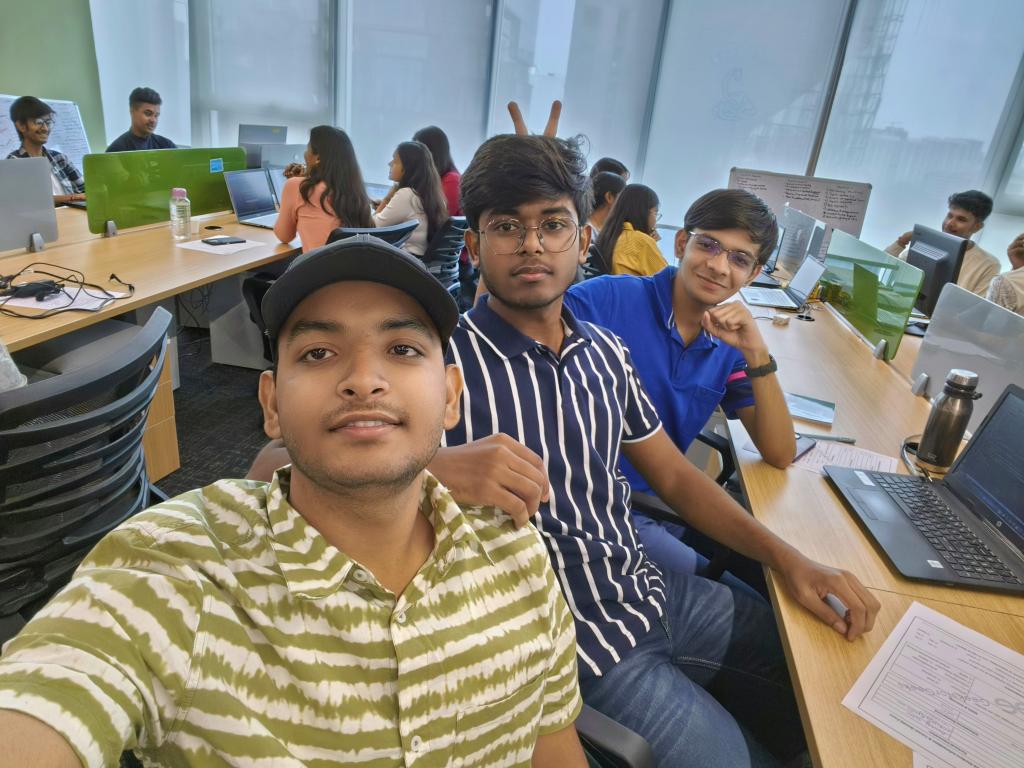 imAYadav17's tweet photo. As a first year student ( first sem ) had an amazing experience attending HackFest organized by @geeksforgeeks! #hackathon @ShradhaKhapra_ https://t.co/nxtwTgiNq0