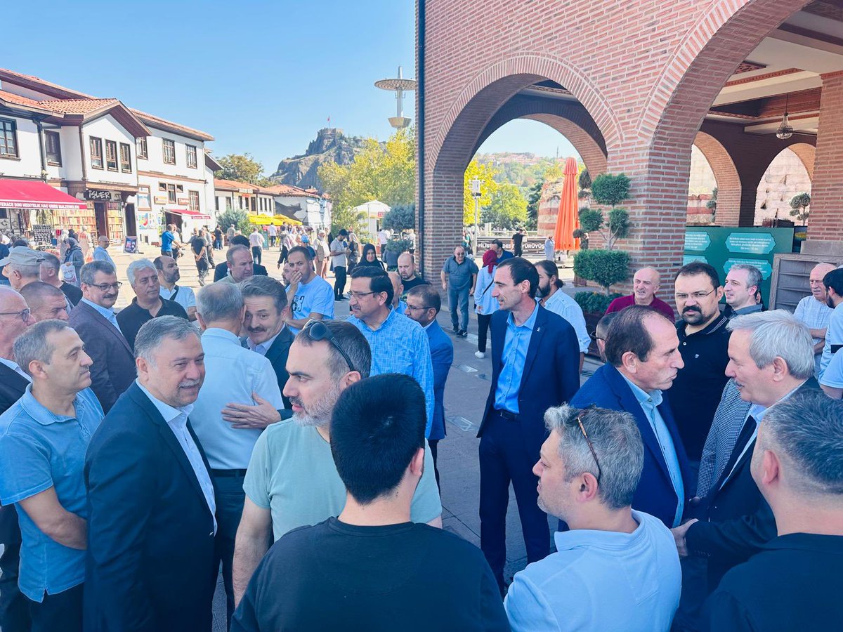 Önceki Dönem Keçiören Belediye Başkanımız Sayın Mustafa Ak'ın vefat eden Annesi için okutulan mevlid programına katılım sağladık.

Lütfiye Annemize Allah'tan rahmet, ailesine ve sevenlerine sabırlar diliyorum.

<a href="/hakanhanozcan/">Hakan Han ÖZCAN 🇹🇷</a> <a href="/AkpartiAnkara/">AK Parti Ankara</a> 
<a href="/kbbmustafaak/">Mustafa AK 🇹🇷🇵🇸</a> <a href="/halittugcu/">halit tuğcu</a>