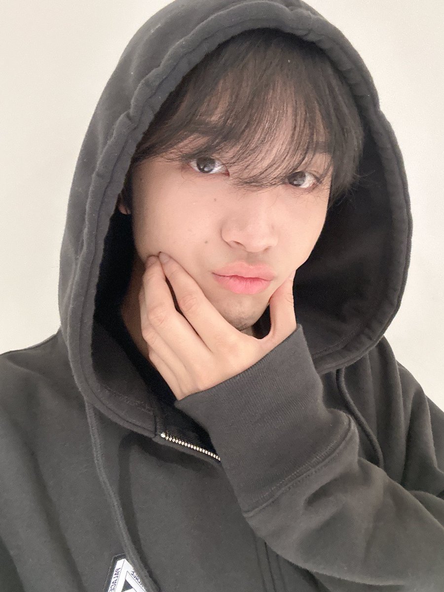 240928 💌 

"today's haechan"