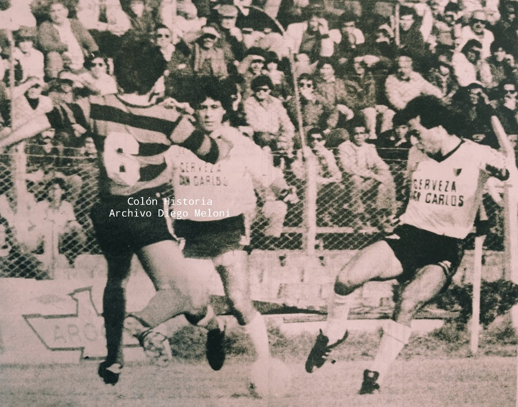 Diego Meloni (@melonidiego) on Twitter photo 30/06/84, 22° Fecha del Torneo de Primera "B". <a href="/colonoficial/">Club Atlético Colón ⭐</a> 2 (Mir y Balbuena) vs <a href="/defeweb/">Defensores de Belgrano</a> 0. En imagen, Sergio Saturno y Ernesto "Cococho" Álvarez comandando uno de los ataques sabaleros de la tarde. De Fondo, la vieja tribuna este. 30/06/84, 22° Fecha del Torneo de Primera "B". <a href="/colonoficial/">Club Atlético Colón ⭐</a> 2 (Mir y Balbuena) vs <a href="/defeweb/">Defensores de Belgrano</a> 0. En imagen, Sergio Saturno y Ernesto "Cococho" Álvarez comandando uno de los ataques sabaleros de la tarde. De Fondo, la vieja tribuna este.