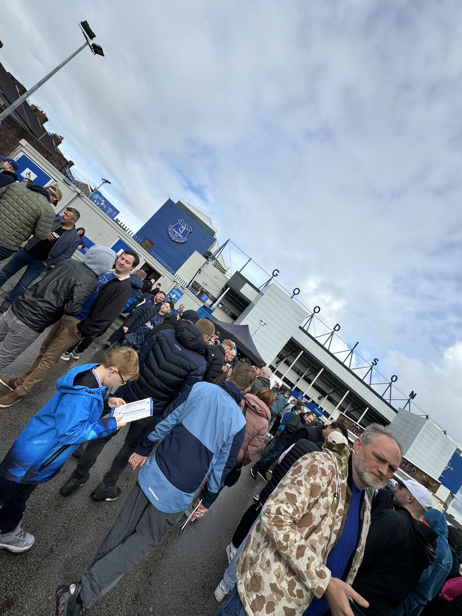 mjginge's tweet image. Up the palace #awaydays#cpfc