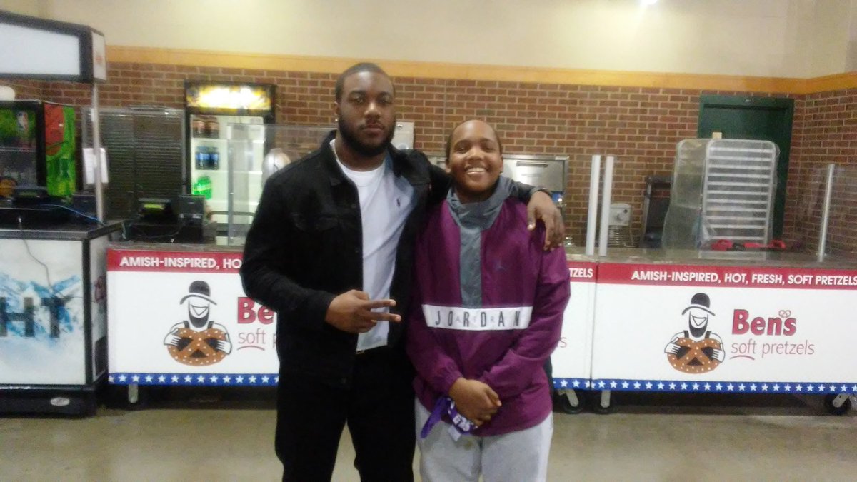 These two Ben Davis Alumni will play against each other this afternoon. Mentor and mentee. Once a giant always a GIANT 💜
<a href="/nylan_brown/">NYLAN BROWN</a> @delbertmimmslll <a href="/GiantAthletics/">Ben Davis Giants</a> <a href="/BenDavisFB/">Ben Davis Football</a> <a href="/SSN_MACtion/">Sidelines - #MACtion</a>