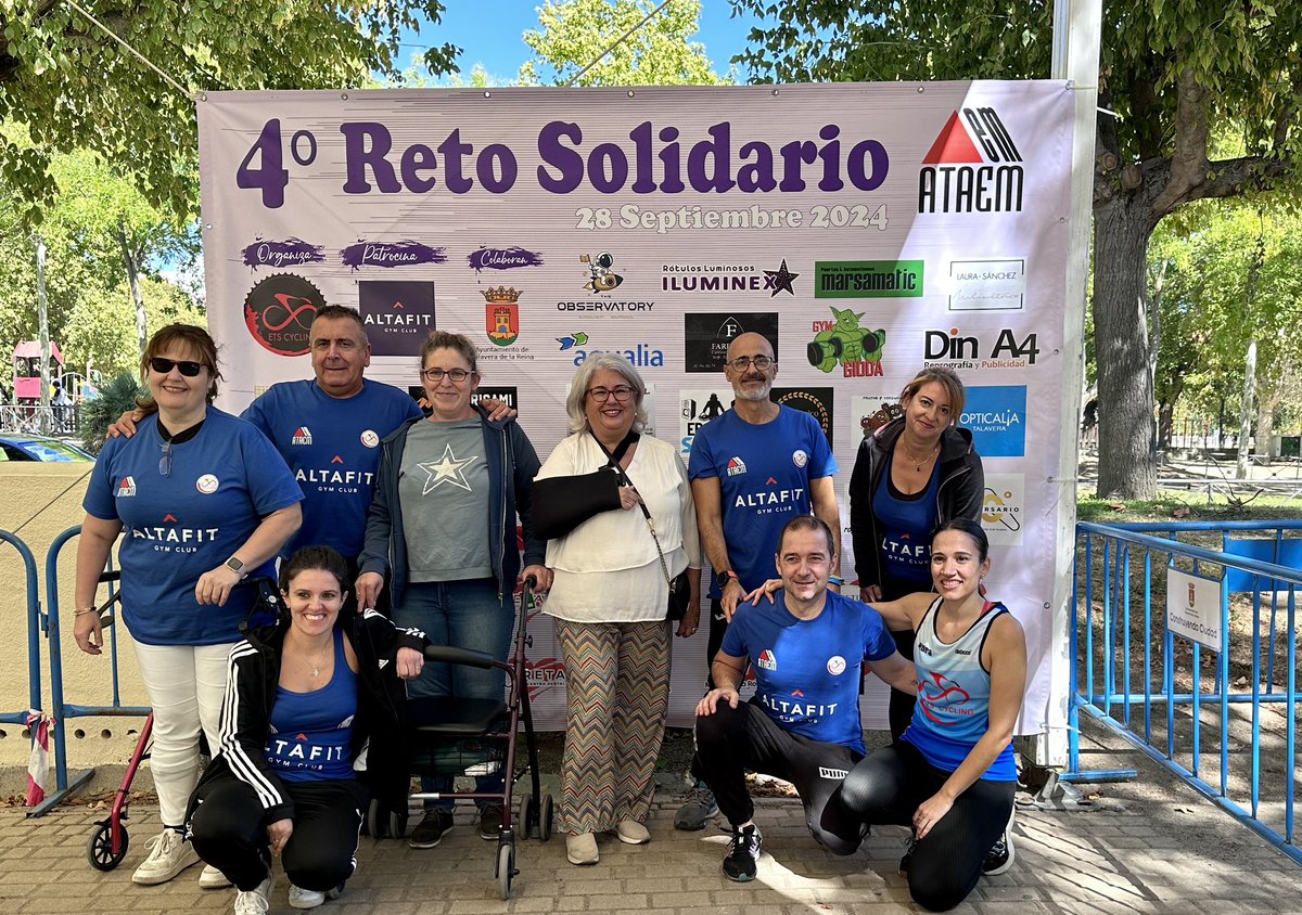La concejal de Discapacidad y Accesibilidad, Julia González, ha visitado el 4º Reto Solidario cardiobox ATAEM, evento que consiste en una mañana de multideporte solidaria en la que se ha podido disfrutar de ciclo, zumba y box de la mano de los monitores de Altafit.