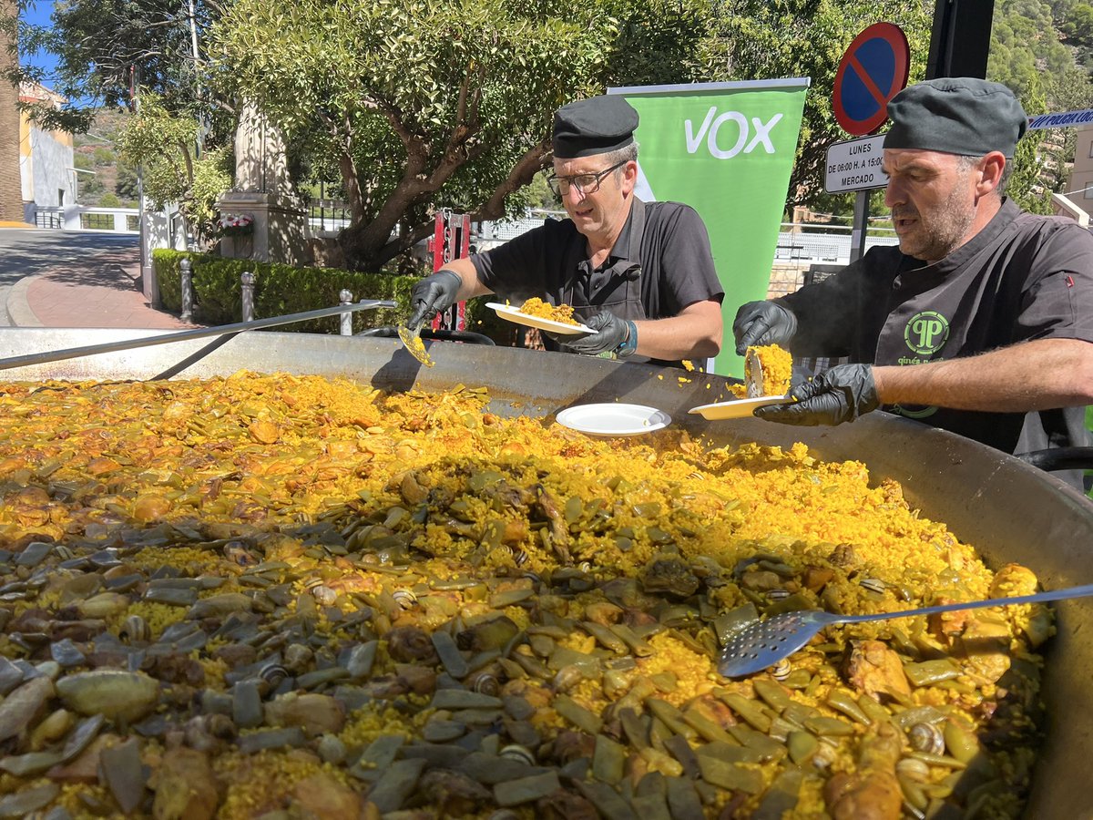 VOX Valencia tweet media