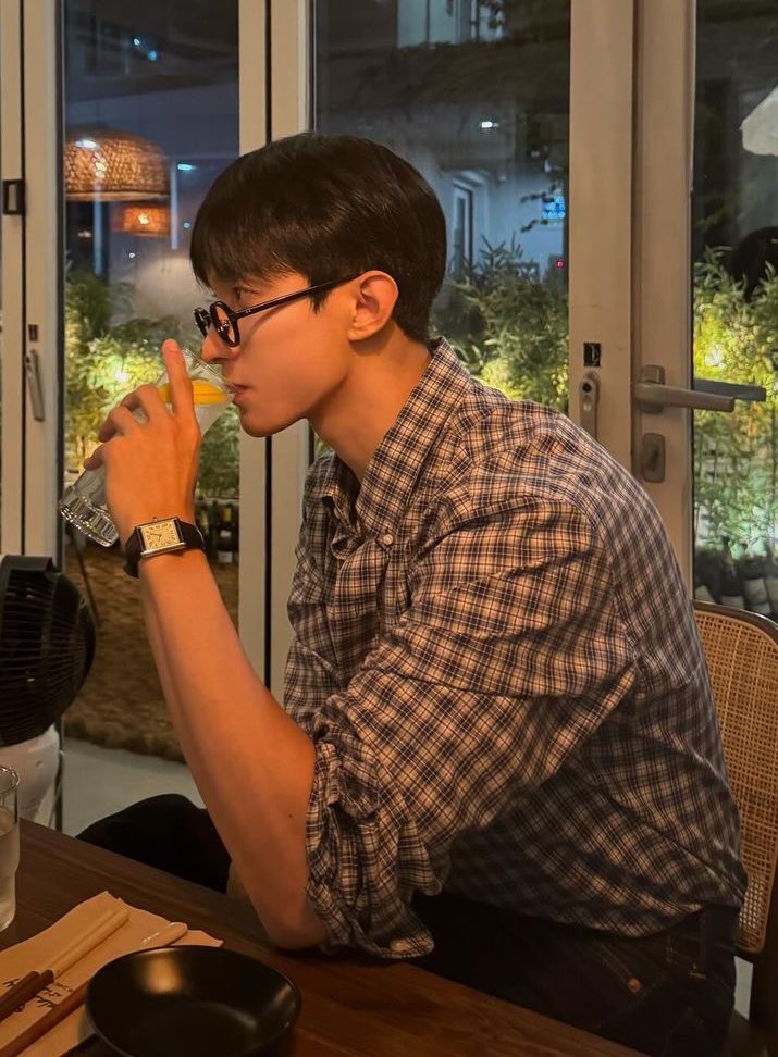 kye0mchan's tweet photo. bitch what??? https://t.co/fa29e3ciMb
