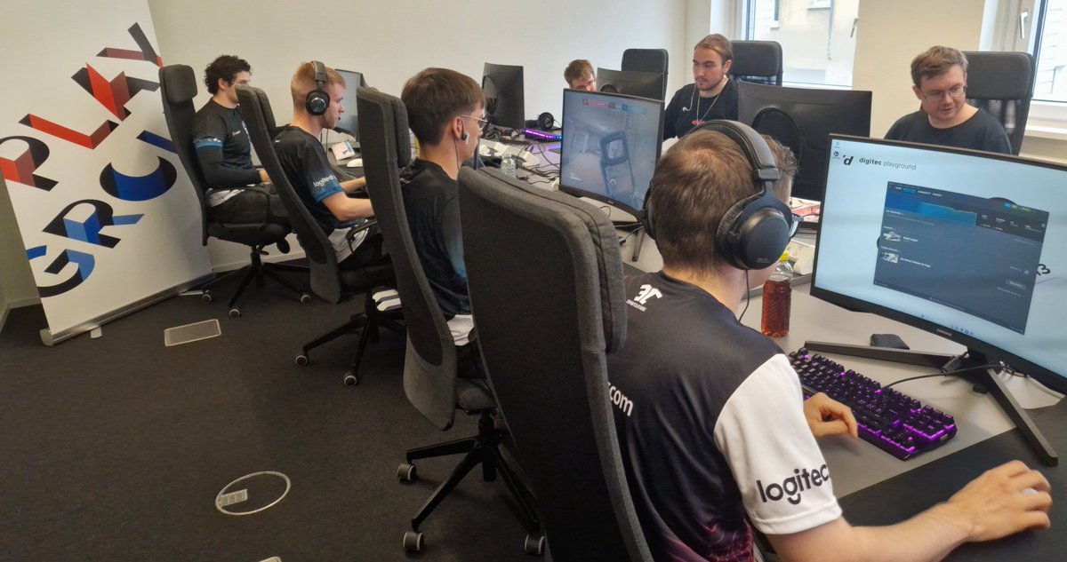 mYinsanityCH's tweet photo. The #digitecPlayground finals are on! 🔥

Make sure to tune in to support our boys! 💙

➡️ https://t.co/ZSz9rH95Cw ⬅️

#insanetrain #mYihigh https://t.co/d7lwFHWfVU