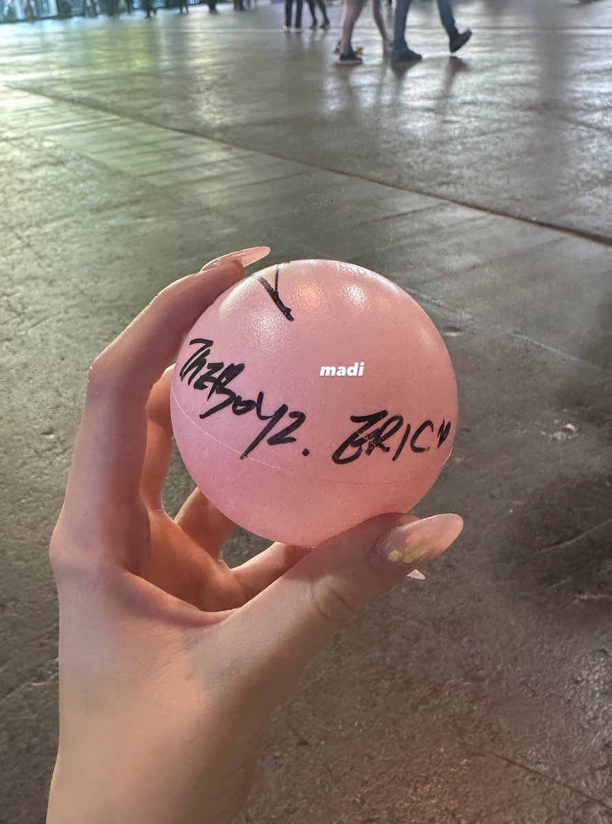 madi ୨୧ tweet media