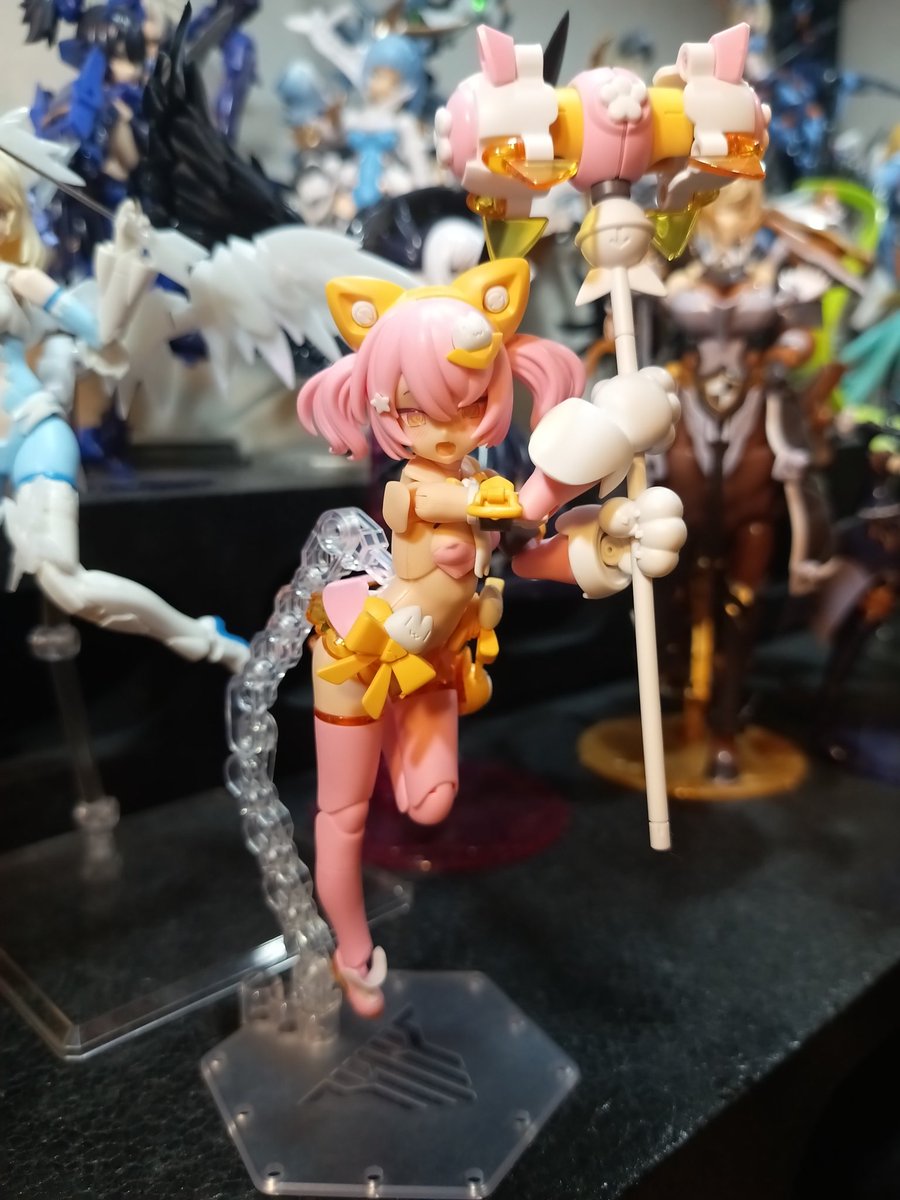 V91044337's tweet photo. マオちゃん武装モード！
ちっちゃい娘にデカ武器はいいぞ
こっちのモードではデフォのピンク髪にしてみました〜
オマケにガンナーちゃんとの比較
並べると分かりやすいけどちっちゃい！！！
#かなラボ投稿 https://t.co/EGhbF22x47