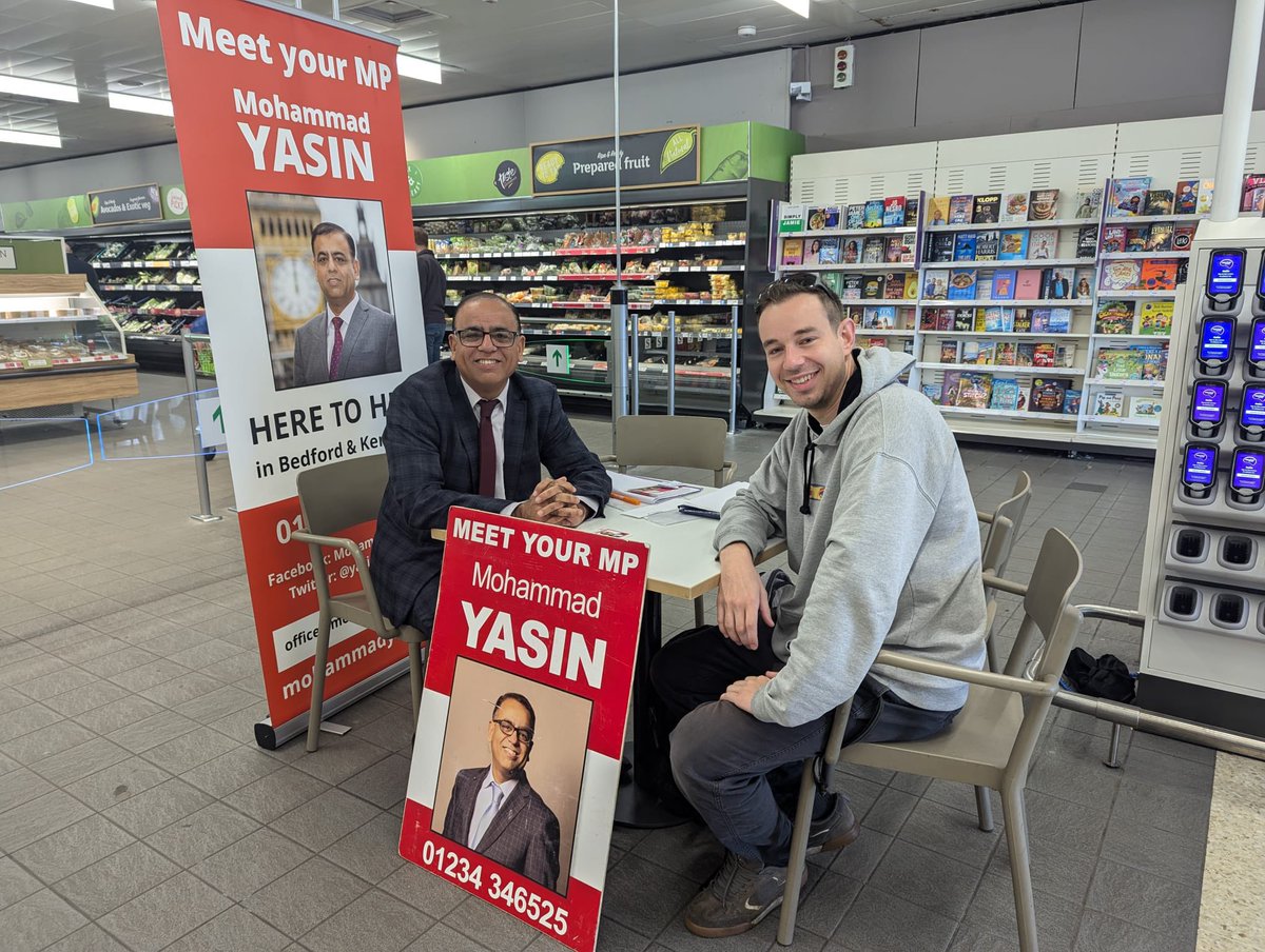 Two MacMillan coffee mornings in two days left me feeling energised ahead of my drop-in surgery in Harpur today!

I discussed a range of topics with local people, as well as picking up cases about school places, roads, and the future of our local economy.