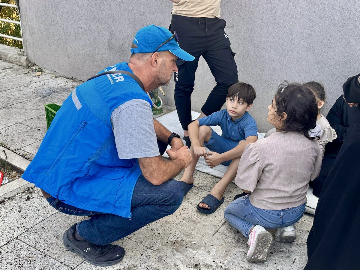 Rapidly increasing numbers of people fleeing their homes = extremely limited shelter options. 
I met this Syrian family, including older persons and children, who, like many others, spent the night in the streets. We are working urgently with partners to find solutions for them.