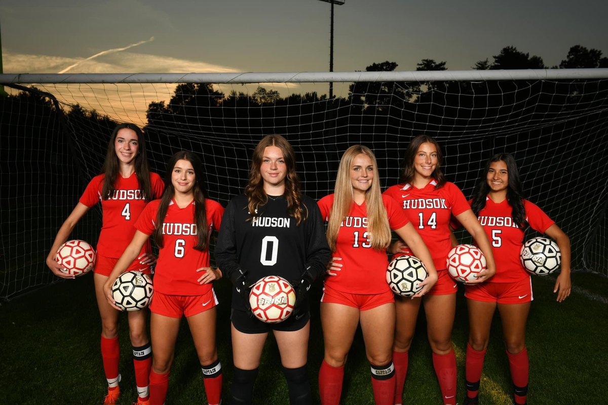 HHSVarSoccer's tweet image. The key is to keep company only with people who uplift you, whose presence calls forth your best.
#seniors #hawks #mycrew #Soccer