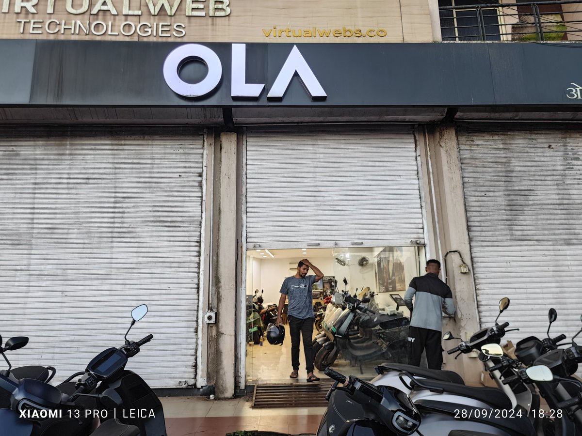 AntushRebello's tweet photo. @bhash @OlaElectric Had a confirmed appointment at the Ola service center, yet they refused to accept my scooter due to staff unavailability. Told to come back in November! This is highly unprofessional and reflects poor service management by @OlaElectric. Customers deserve better! #CustomerService https://t.co/h71CwdOeju