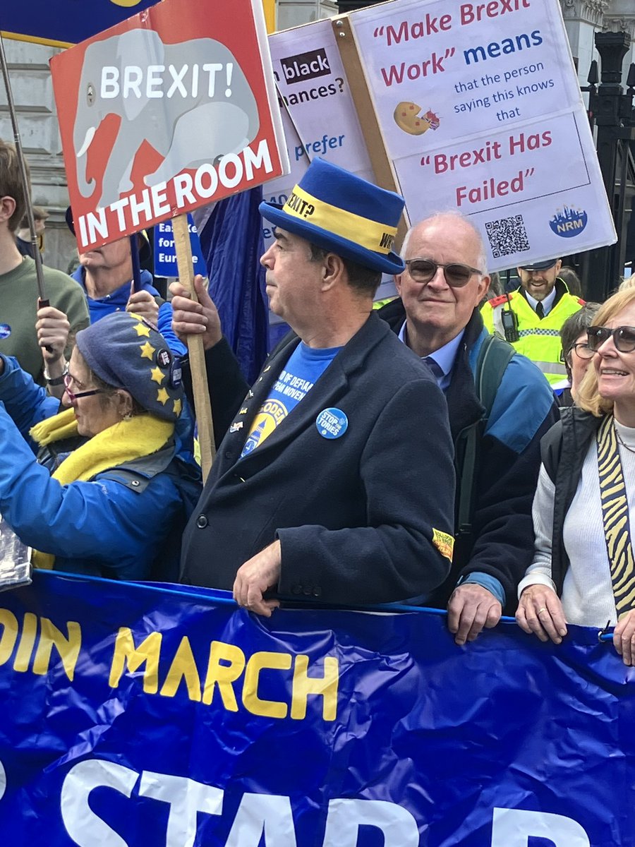 atomicstuporman's tweet photo. #RejoinEUMarch Ou! Starmer get us back in. https://t.co/IsrVuPwYp0
