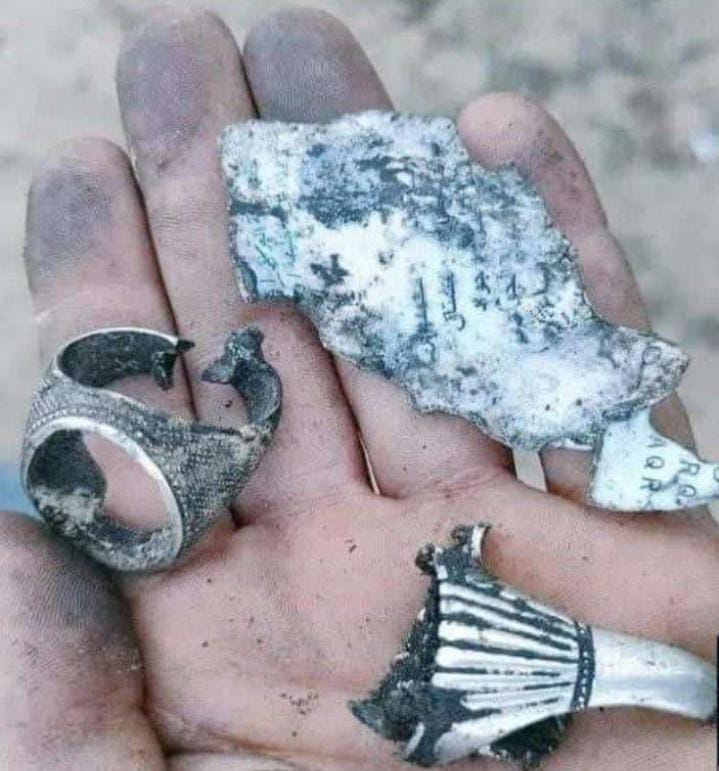 LNqvki's tweet photo. *🛑آہ سیدی 😭😭😭😭😭😭😭😭😭*

ایک انگشتر سردار دل چیر گئی تھی💔
پھر ایک انگشتر آقائی رائیسی کی دل کو غمگیں کر گئی🥹 

ہاۓ ﷲ🙏🏻 اب ایک اور انگشتر نے قلب میں خلیش پیدا کردی💔😭😭😭😭 https://t.co/p9JreYylhv